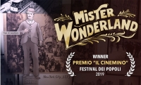 Da emigrato a grande impresario di sale cinematografiche: in streaming Mister Wonderland, la storia di Sylvester Z. Poli