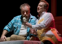 Al Teatro Carcano di Milano la paura di vivere tradotta nel divertente “Matti da Slegare” con la coppia Covatta – Iacchetti