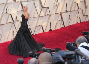 Oscar 2019: gli outfit indimenticabili e quelli che vorremmo rimuovere