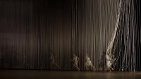 “Rain”: al Romaeuropa Festival l’affascinante coreografia di Anne Teresa De Keersmaeker