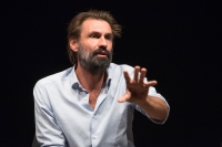 “Gli attori devono essere lungometristi”: l’incontro con Fabrizio Gifuni a Contaminazioni