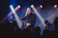 Russel Crowe in concerto per i 20 anni del Magna Graecia Film Festival